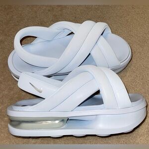 Nike Air Max Isla Women’s White Cross-Strap Slide Sandals with Visible Air